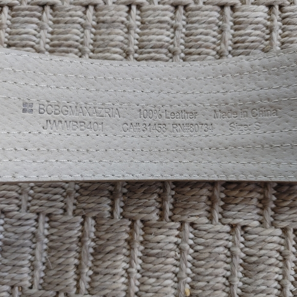 Amazing BCBGMaxAzria Leather Turn Lock Belt Size S - Picture 4 of 8